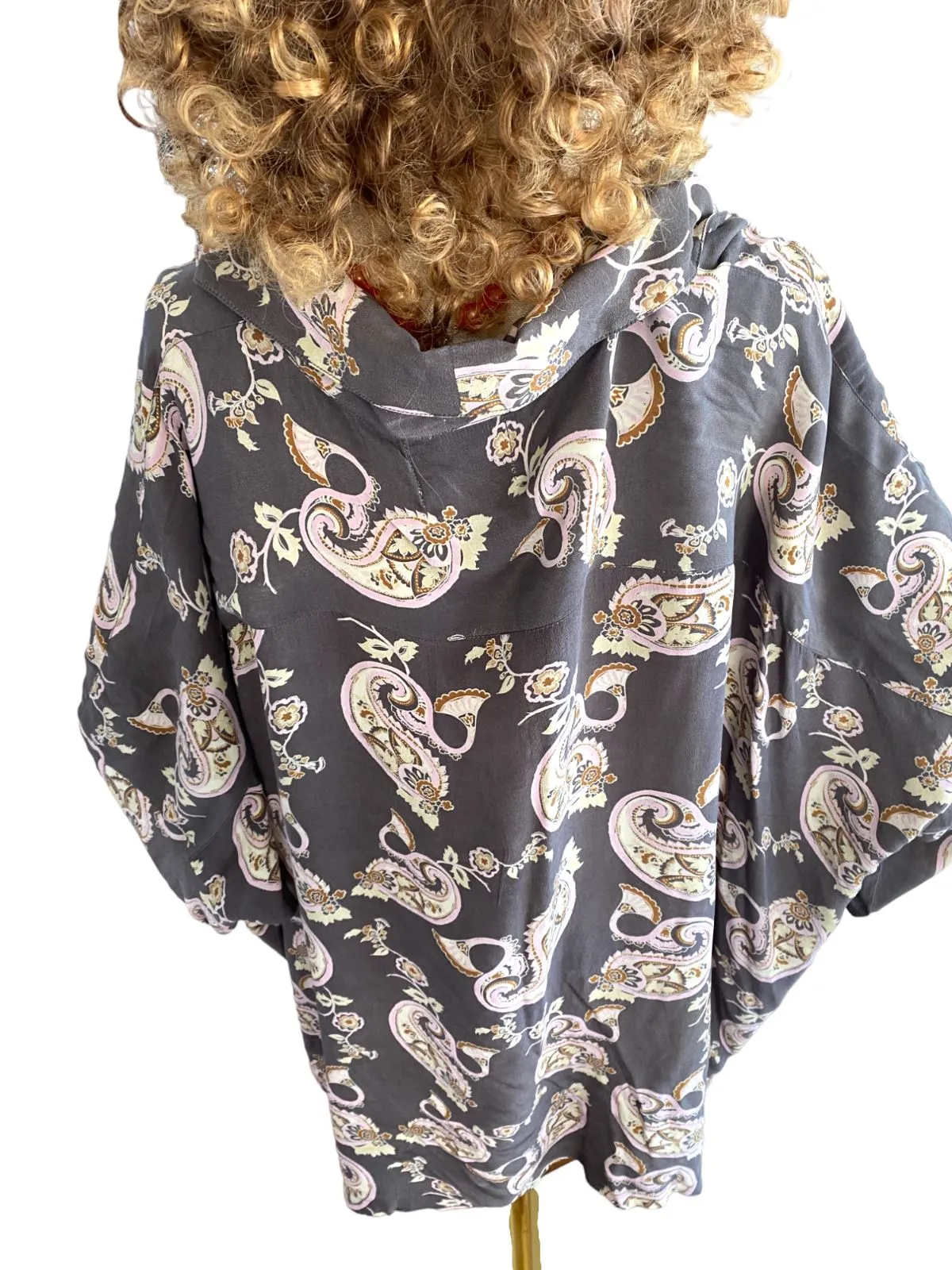 HANNAH ARTWEAR Silk Kimono / Jacket | Grey, Paisley, Oversized, One Size